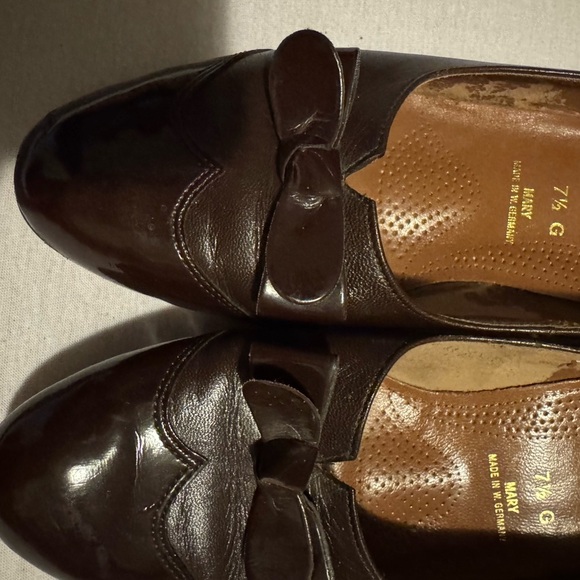 Chic Brown Women's Loafers - Picture 9 of 9